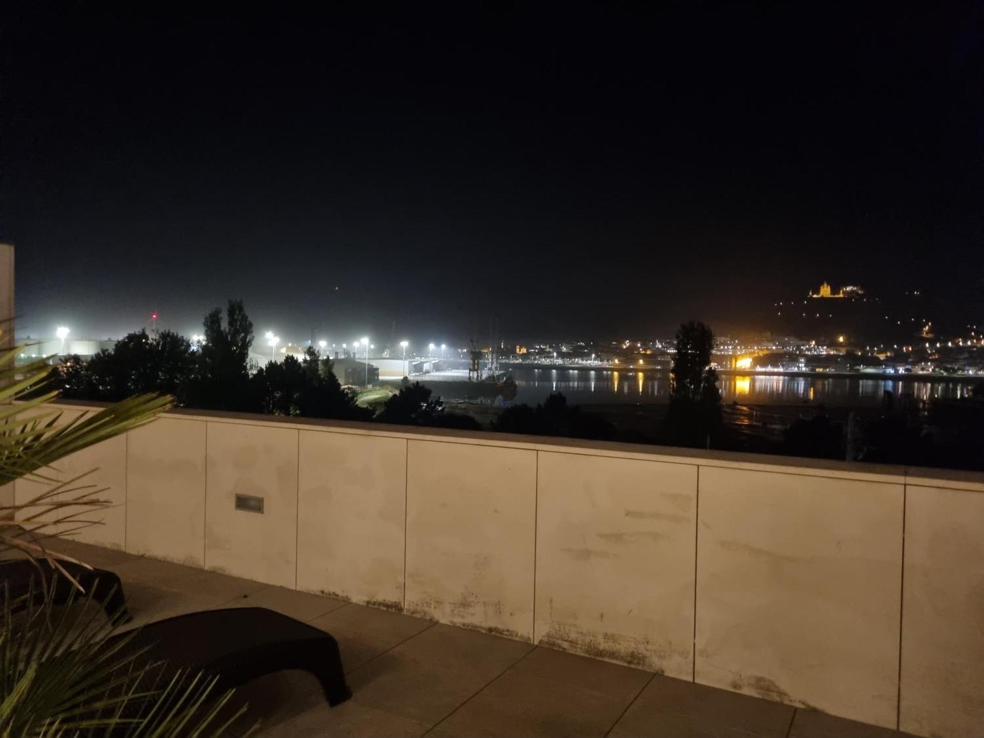 River Town View - Luxury Apartment With Jacuzzi On Terrace Viana do Castelo Bagian luar foto