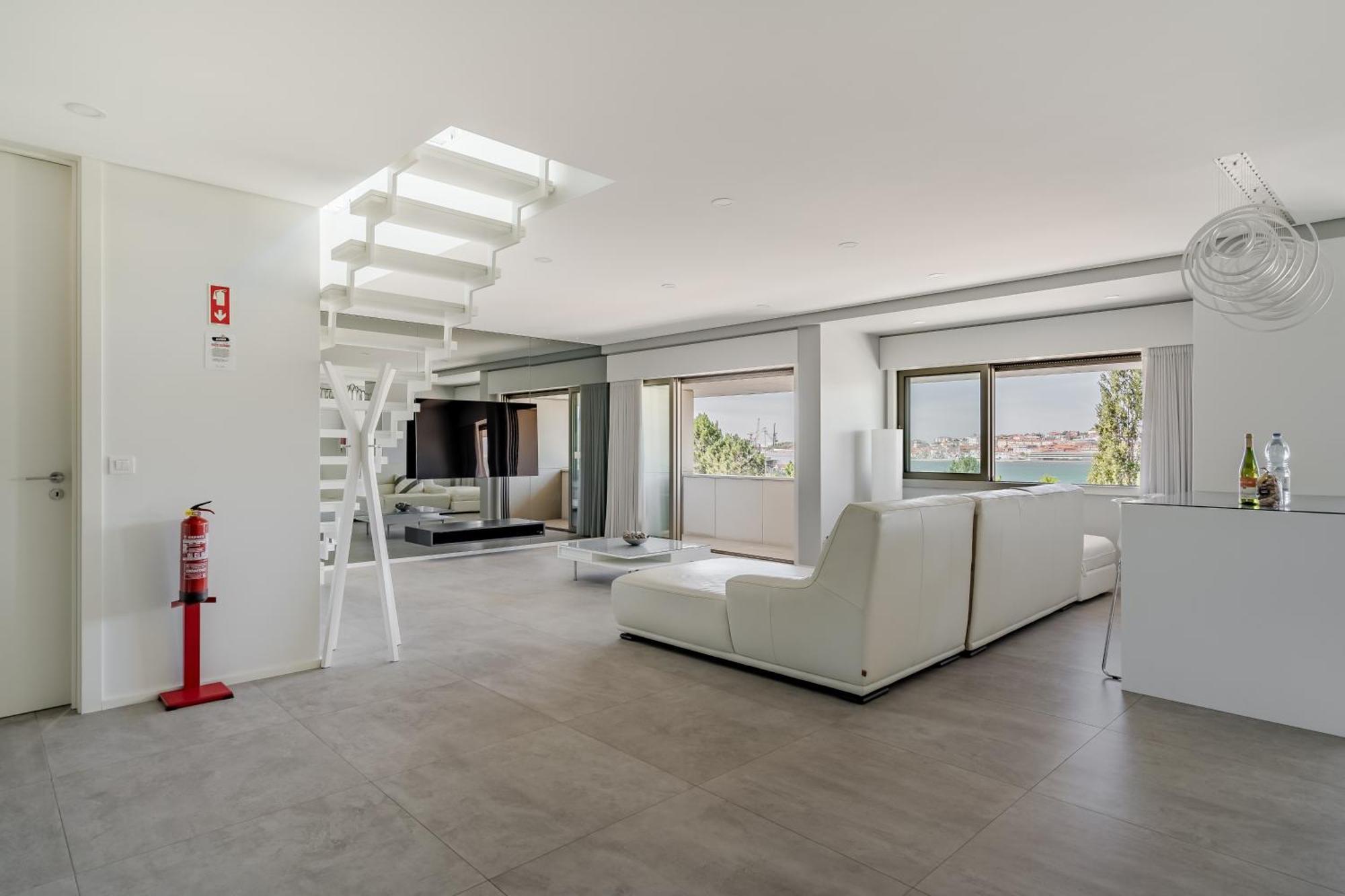 River Town View - Luxury Apartment With Jacuzzi On Terrace Viana do Castelo Bagian luar foto