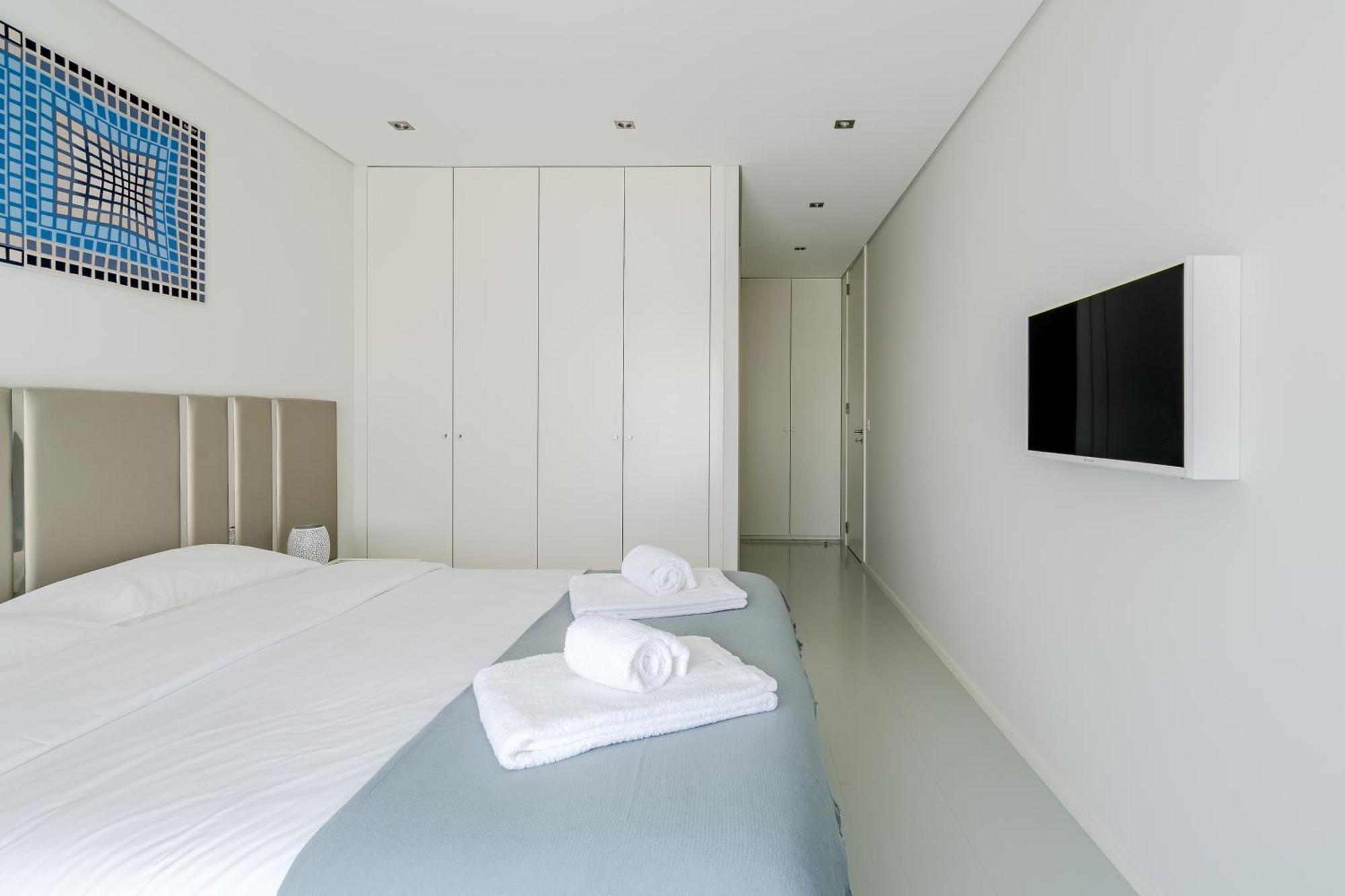 River Town View - Luxury Apartment With Jacuzzi On Terrace Viana do Castelo Bagian luar foto