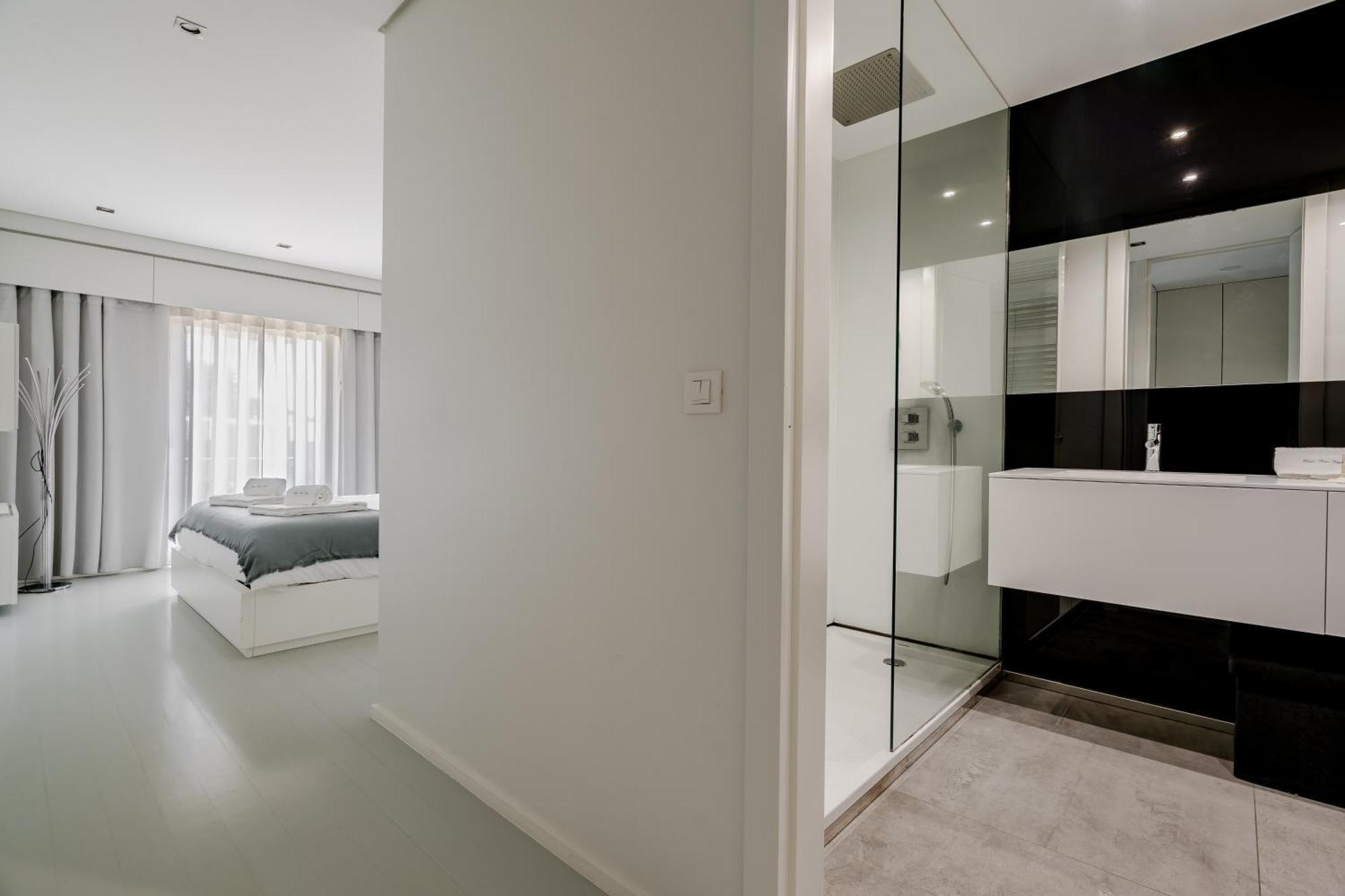 River Town View - Luxury Apartment With Jacuzzi On Terrace Viana do Castelo Bagian luar foto