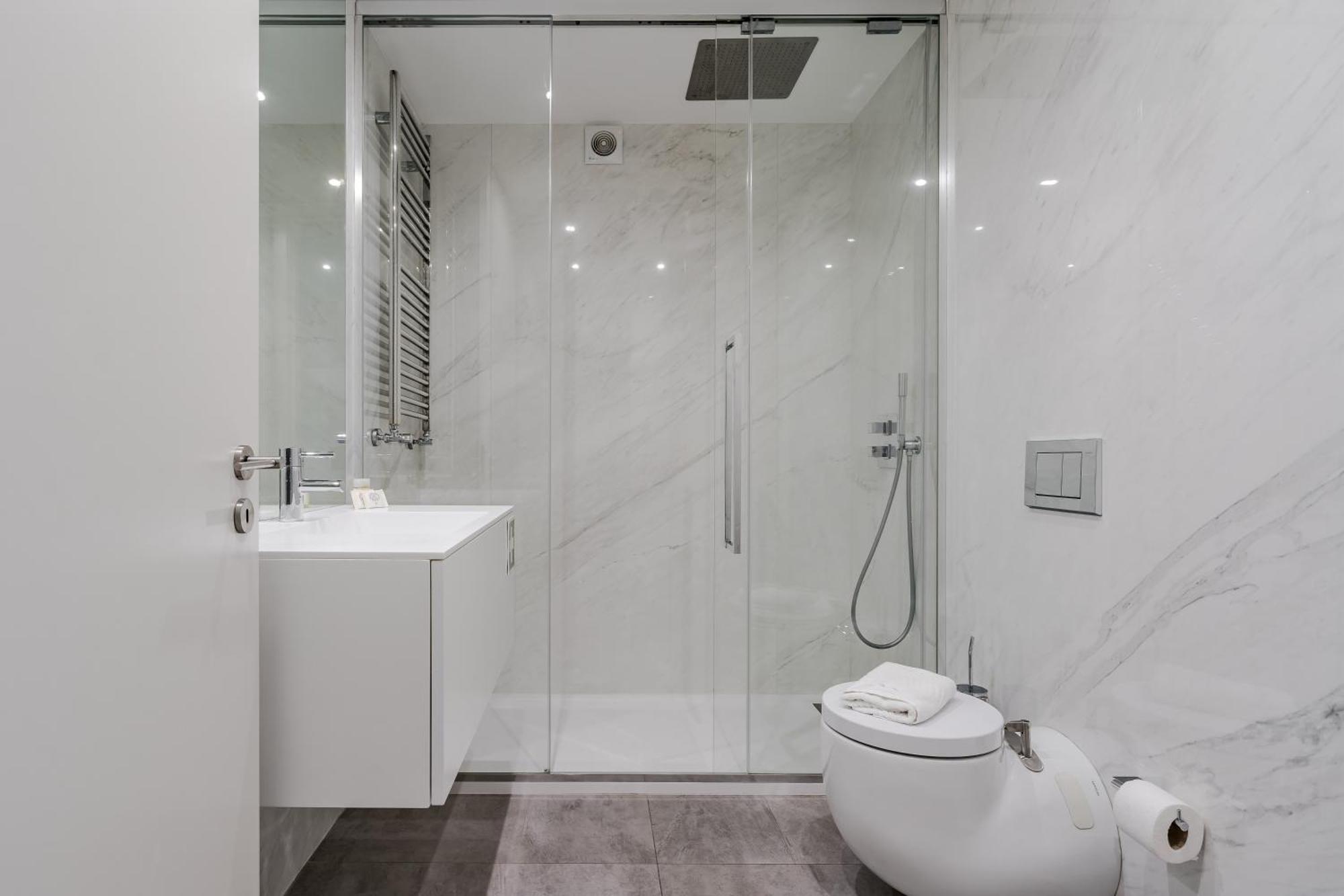 River Town View - Luxury Apartment With Jacuzzi On Terrace Viana do Castelo Bagian luar foto